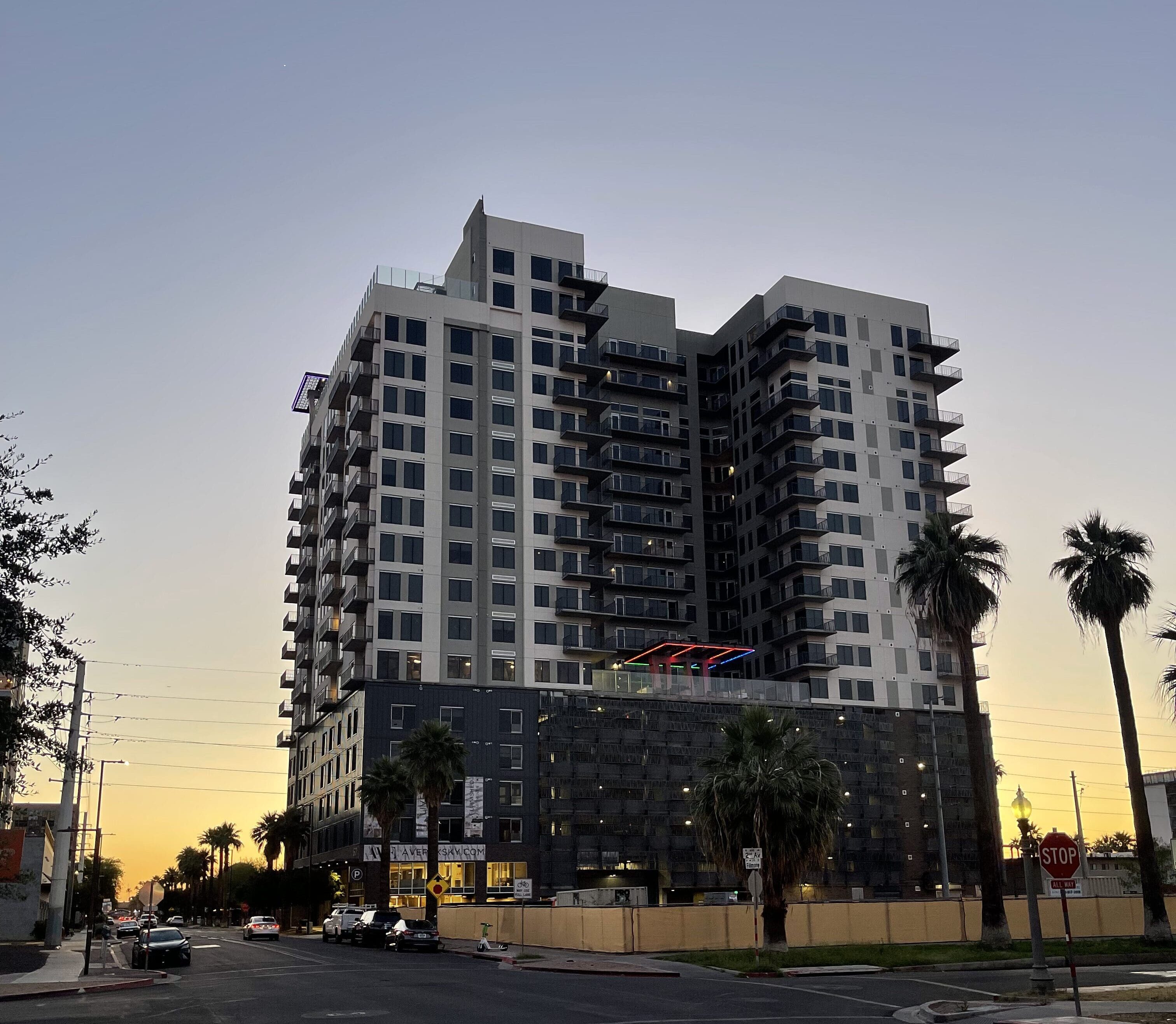 Ave Phoenix Sky exterior photo, apartment in downtown phoenix